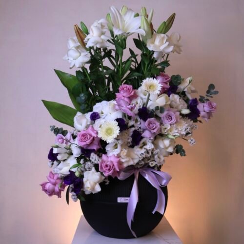 “بوكيه الأناقة - Elegant Purity Vase”