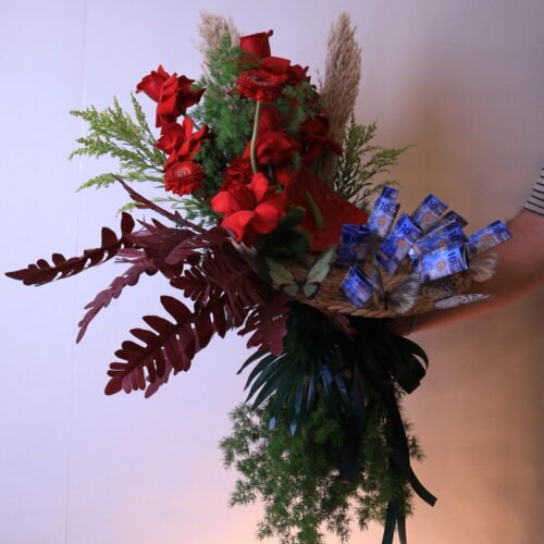 “بوكيه النقود والورد – Bouquet of Roses & Cash”