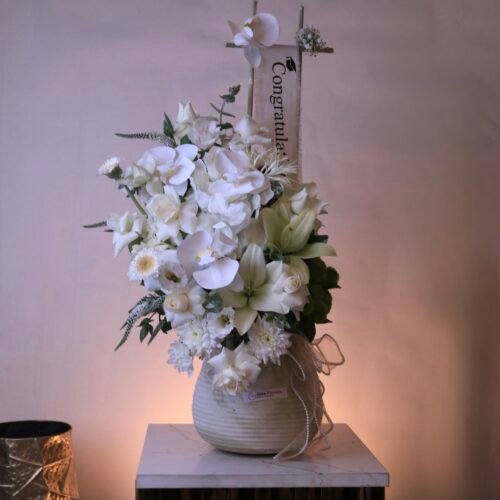 “فخارة التميز الأبيض – White Orchid Graduation Vase”